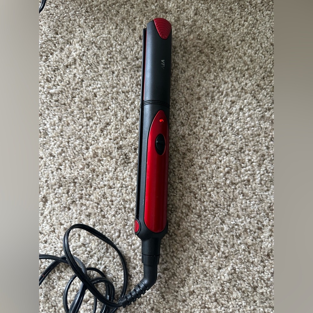 VIVITAR -red Tourmaline Flat Iron, 0.9 Pound